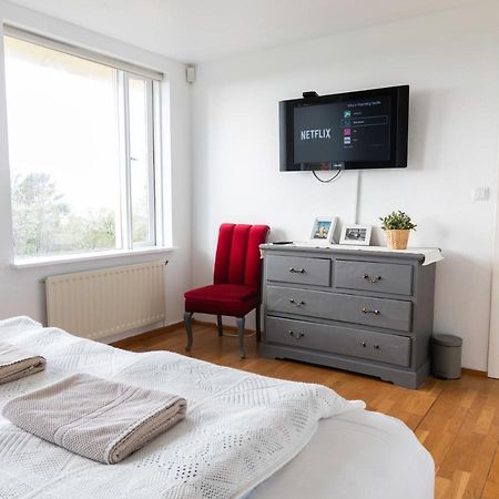 Grotta Northern Lights - Apartment & Rooms Seltjarnarnes Esterno foto
